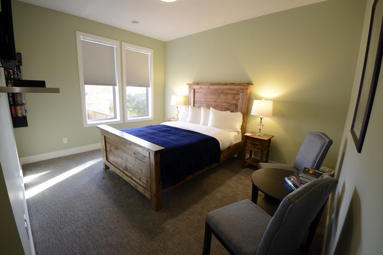Novel Bed And Breakfast YYC Eksteriør billede